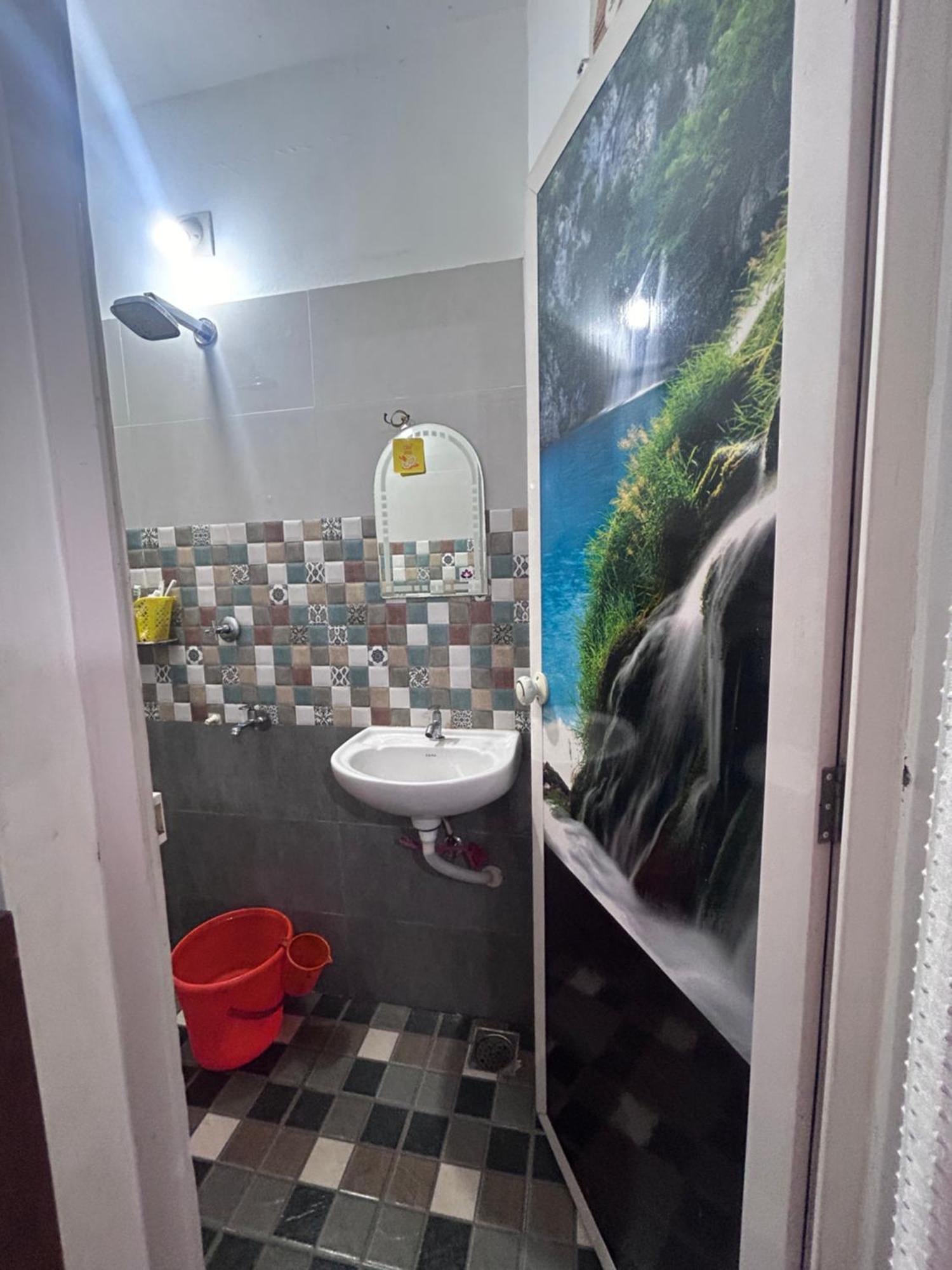 Chaithritha Ladies Homestay 트리반드룸 외부 사진