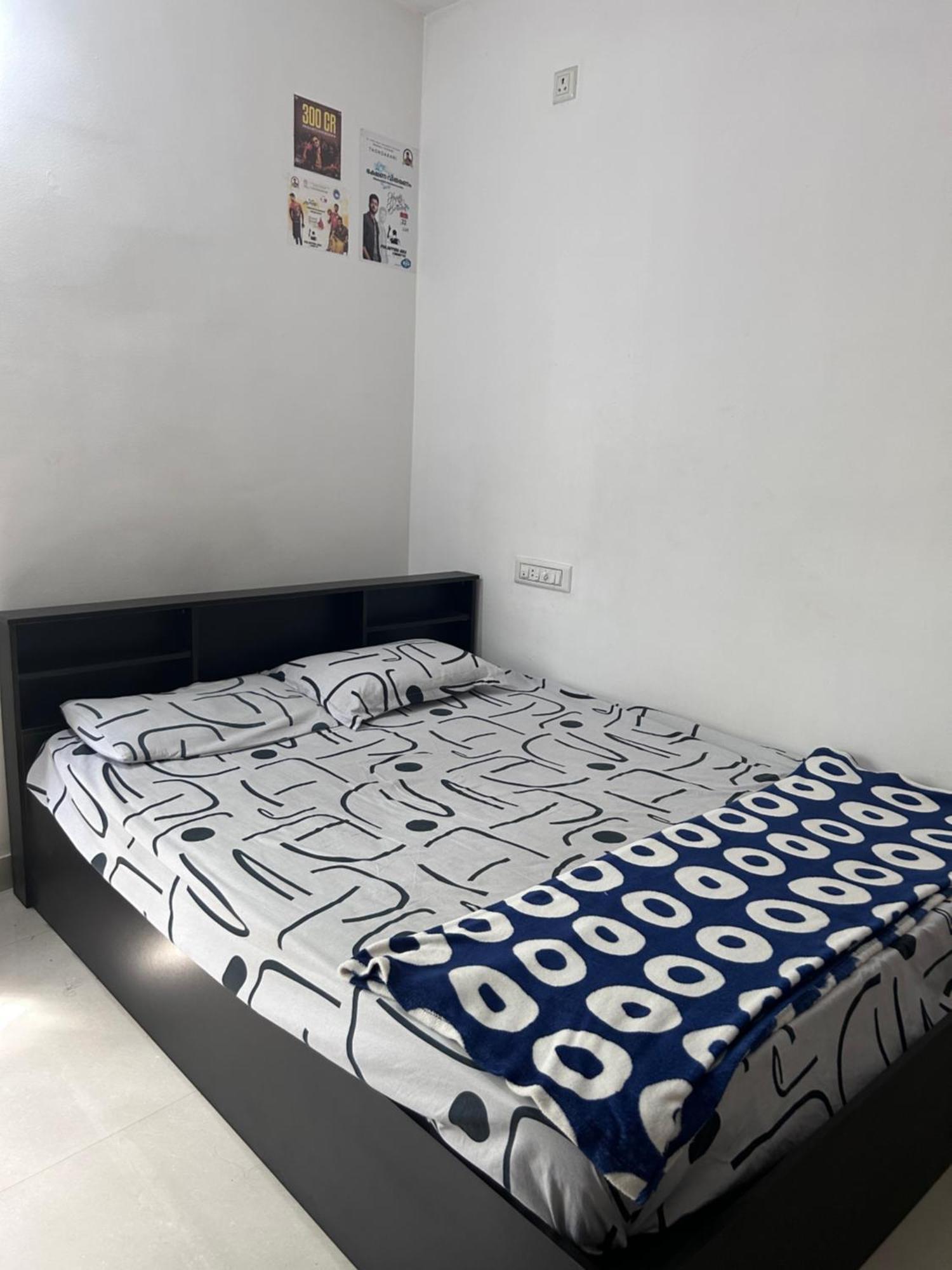 Chaithritha Ladies Homestay 트리반드룸 외부 사진