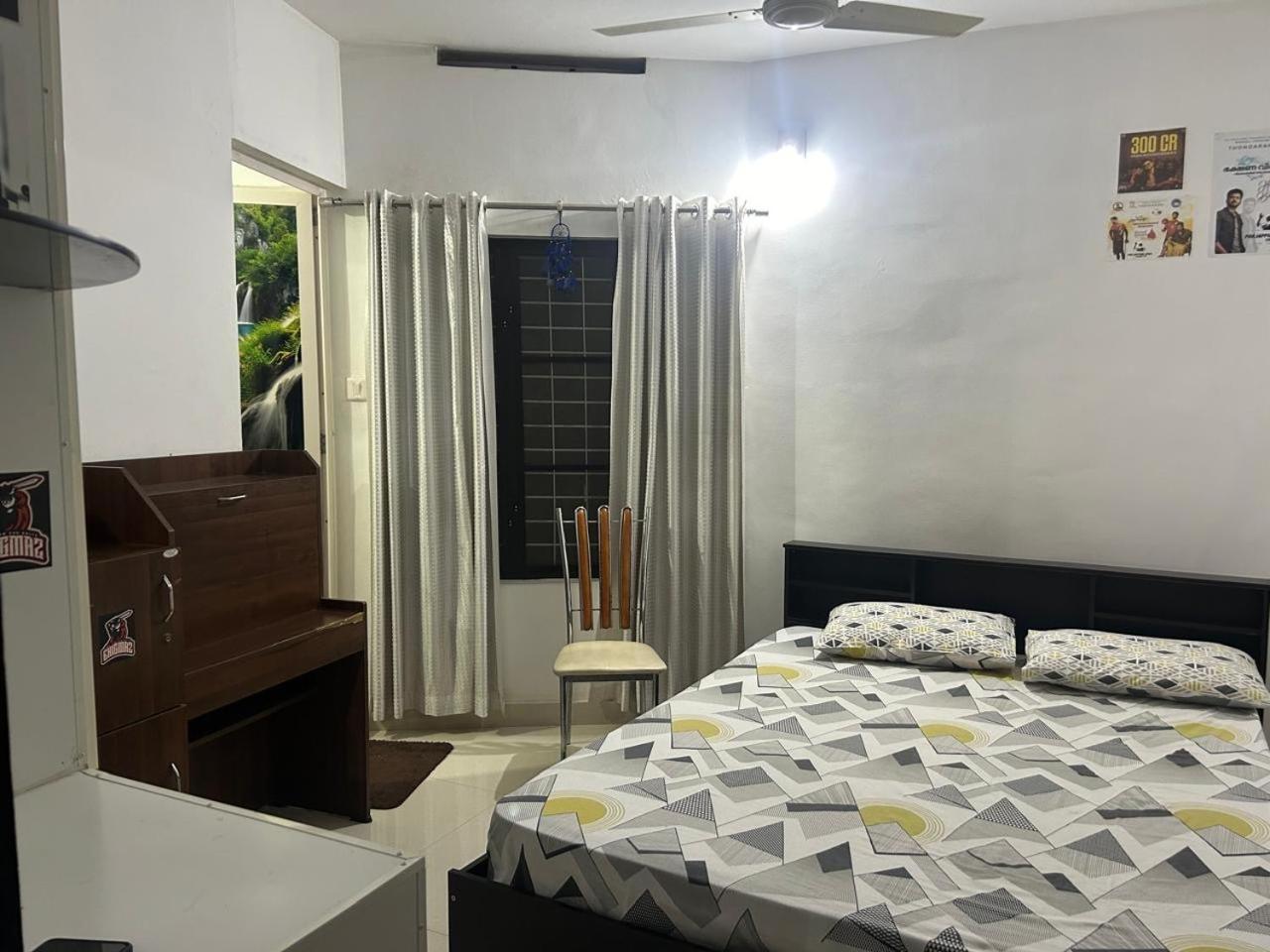 Chaithritha Ladies Homestay 트리반드룸 외부 사진