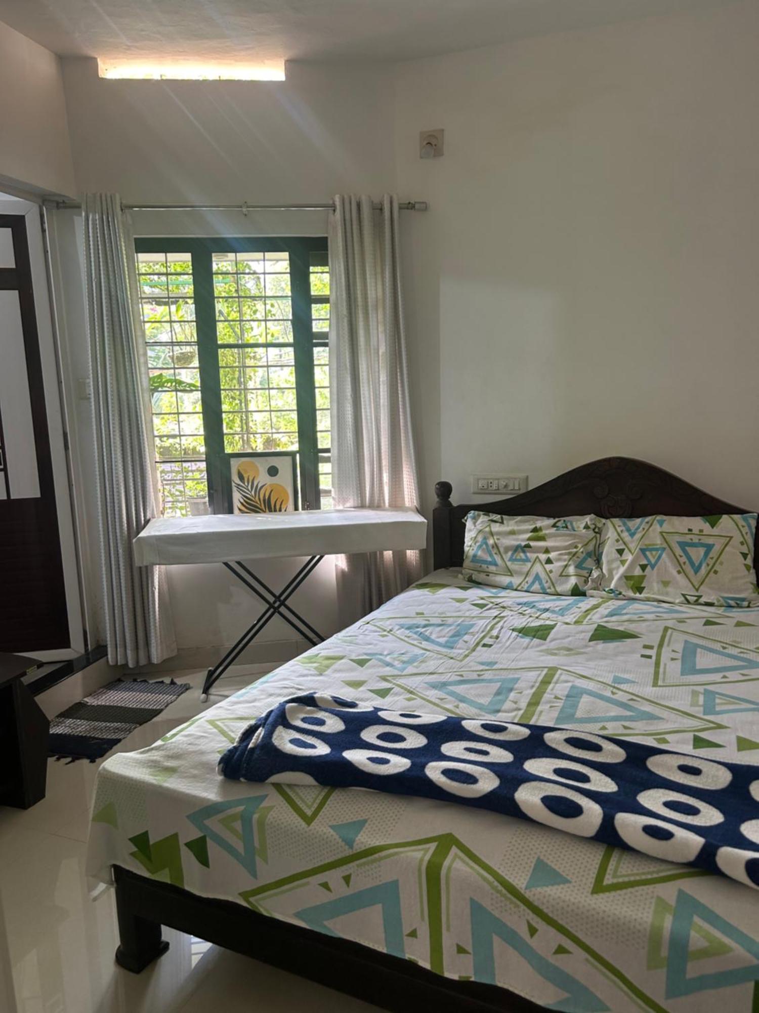 Chaithritha Ladies Homestay 트리반드룸 외부 사진