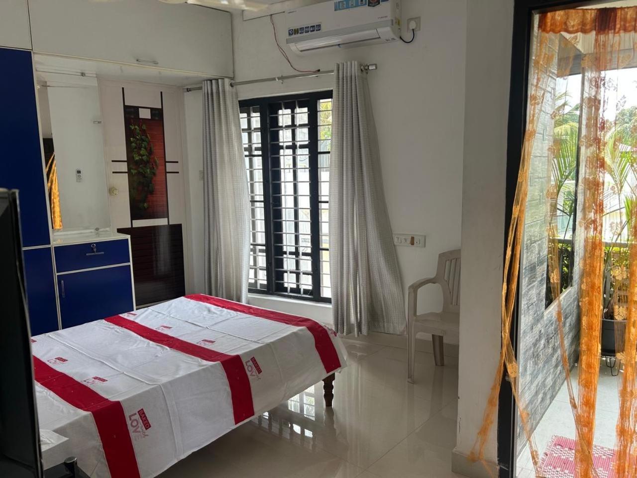 Chaithritha Ladies Homestay 트리반드룸 외부 사진